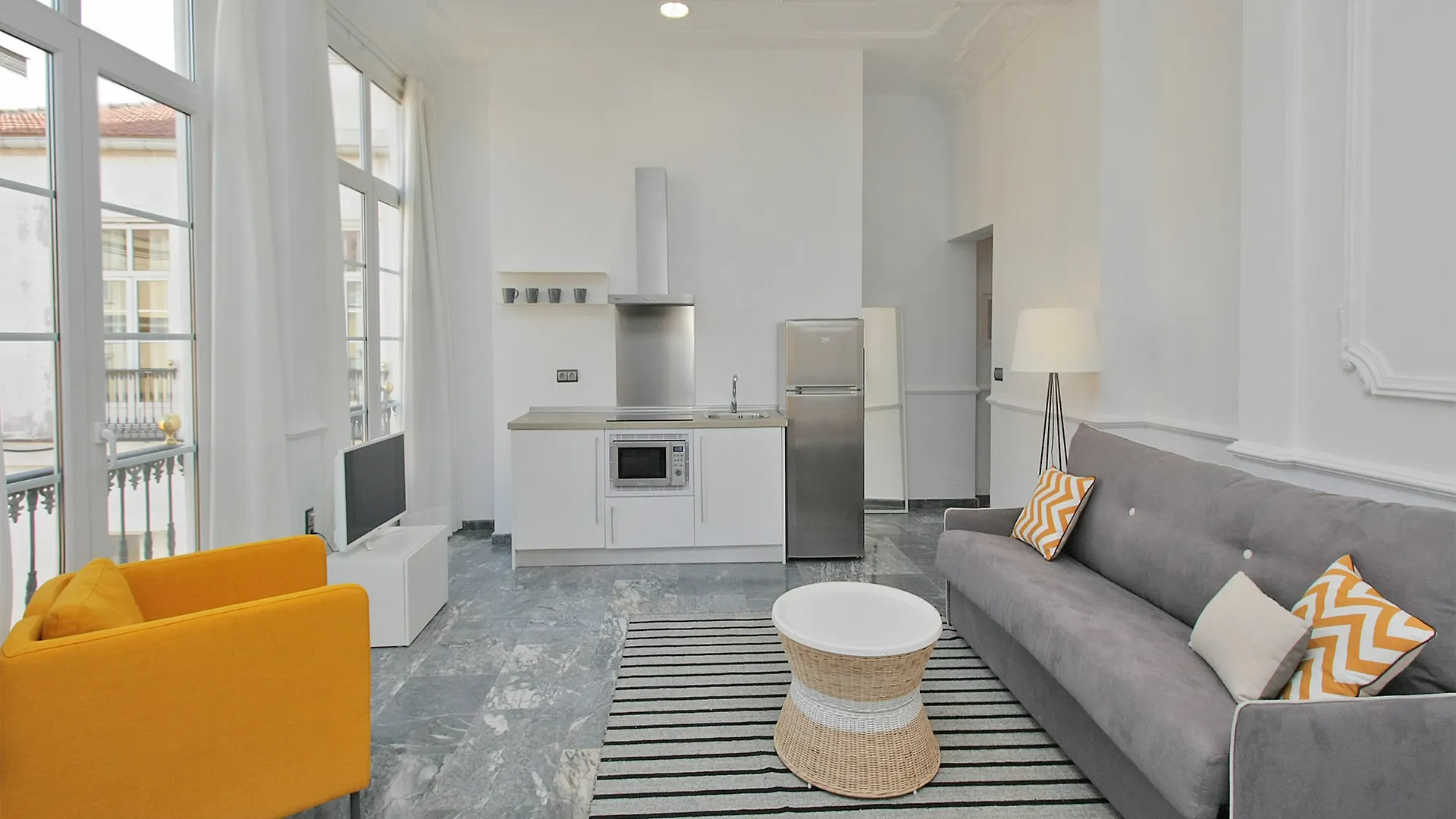 Apartamentos Plaza Constitucion - Larios Malaga Apartment