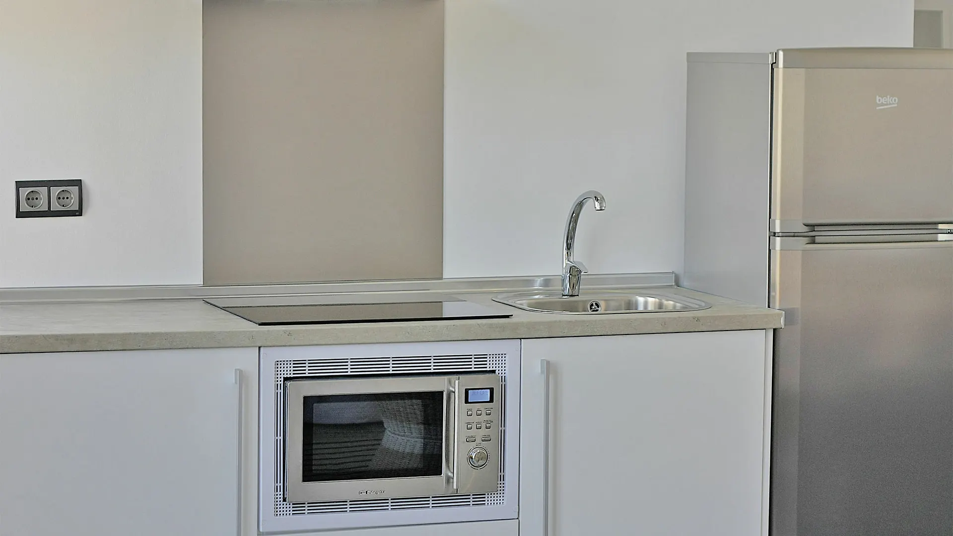 Apartamentos Plaza Constitucion - Larios Malaga Apartment