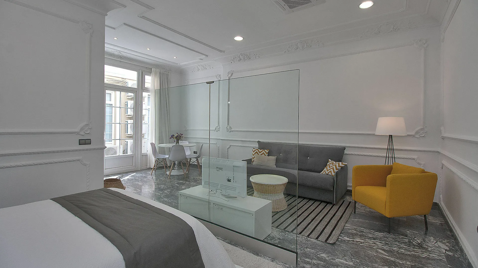 Apartamentos Plaza Constitucion - Larios Malaga Apartment