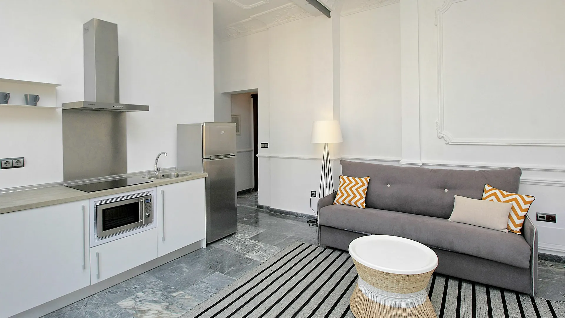Apartamentos Plaza Constitucion - Larios Malaga Apartment